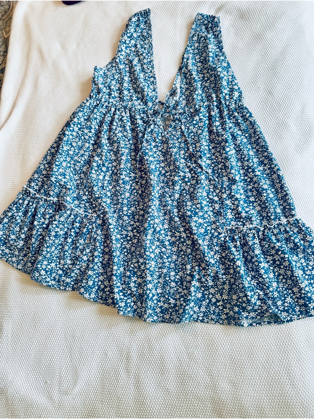 CUPSHE Tiered Ruffle Deep V & Back Blue Floral Tie-Front Sundress Mini Dress - Picture 4 of 14